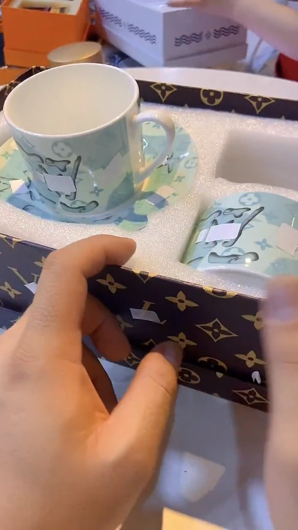杯鸿辉家品牌瓷器，京东包邮！