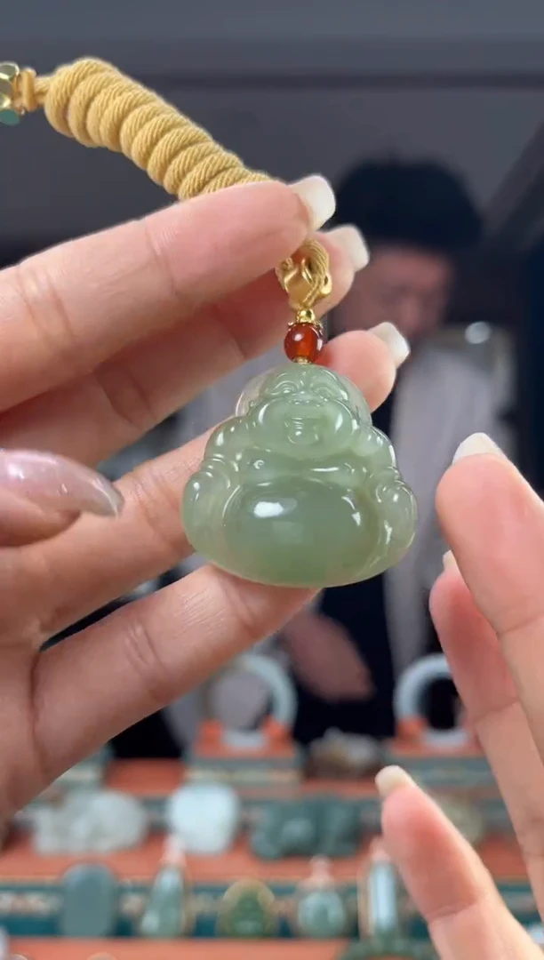 颈饰未镶嵌和田玉佩佩