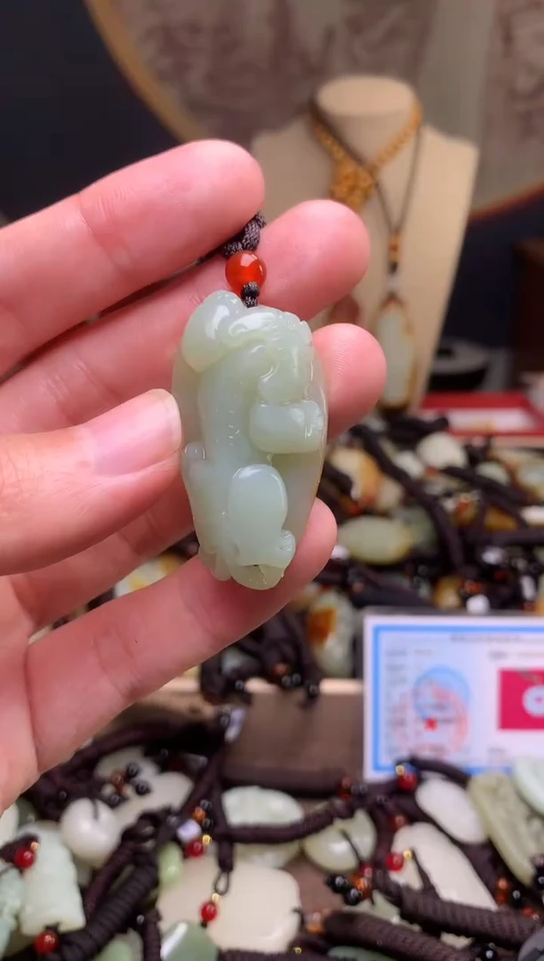 颈饰未镶嵌和田玉新疆料青海料清水和田玉吊坠