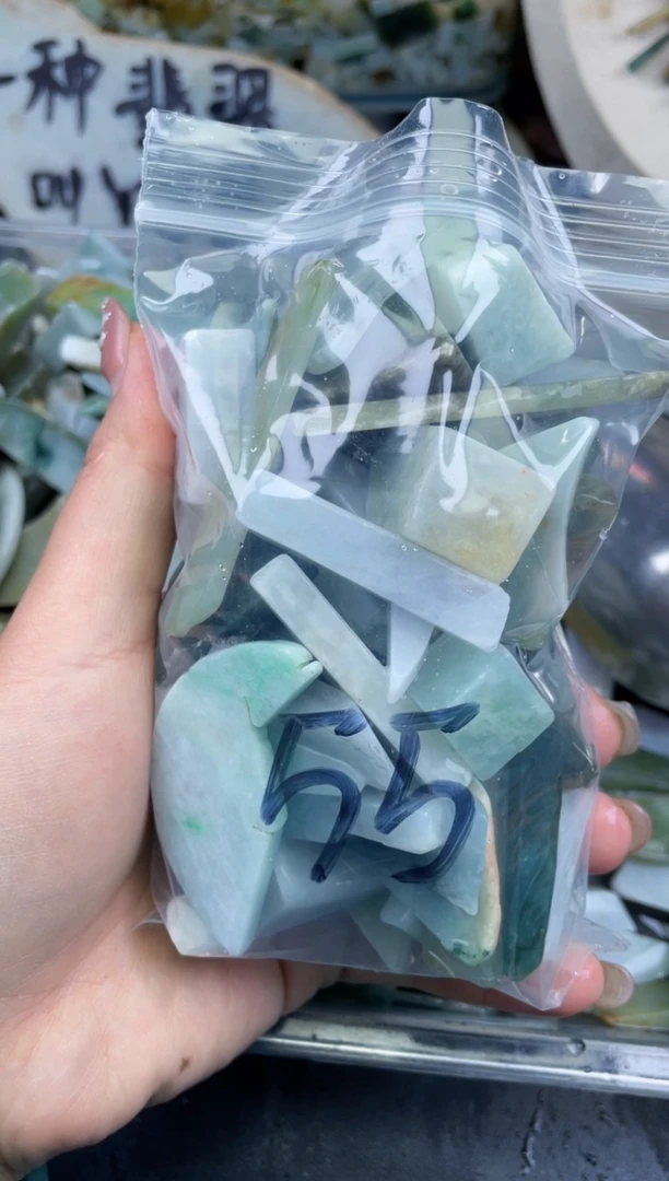 【闪购商品】翡翠颈饰未镶嵌天然翡翠大号500克55