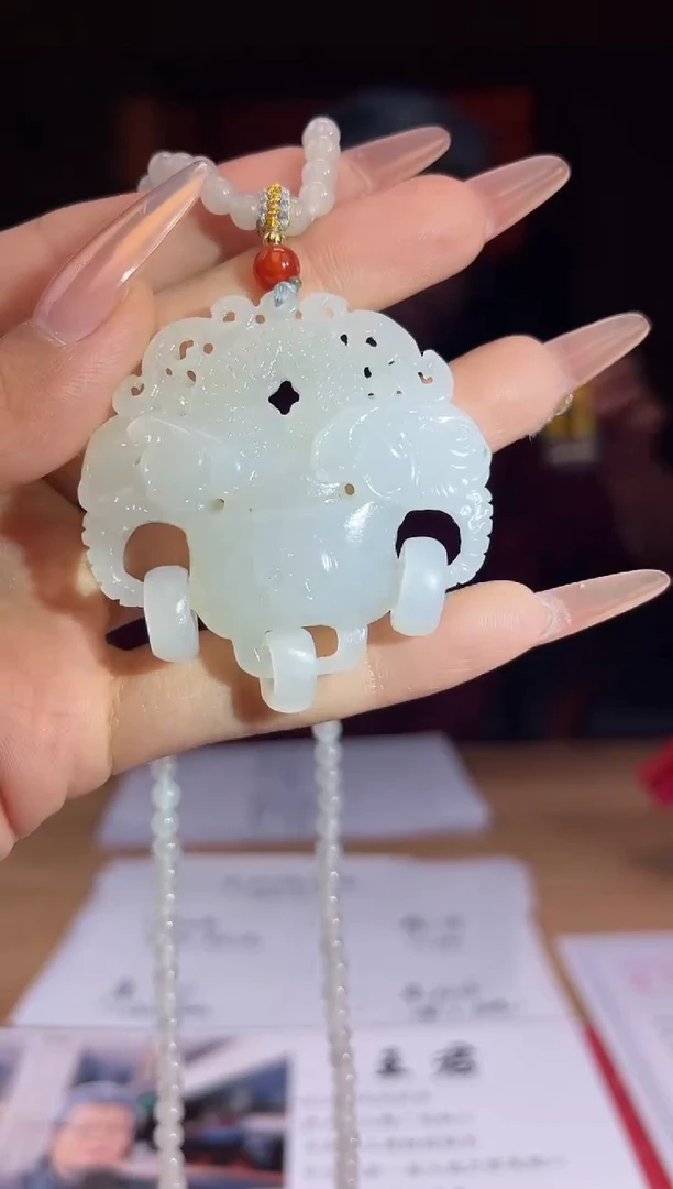 和田玉未镶嵌颈饰A213