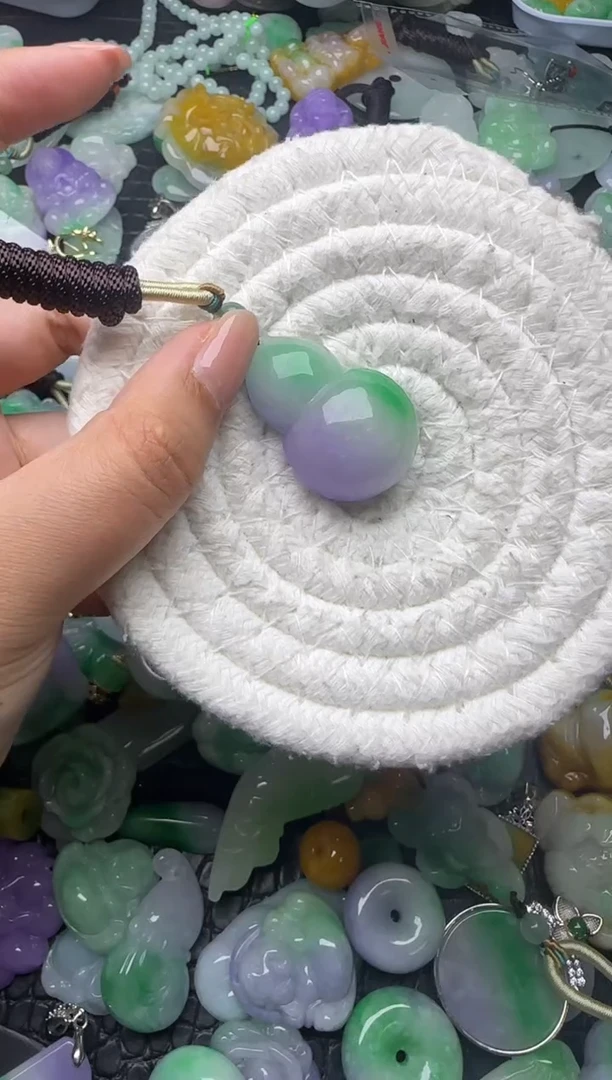 颈饰未镶嵌翡翠缅甸翡翠吊坠