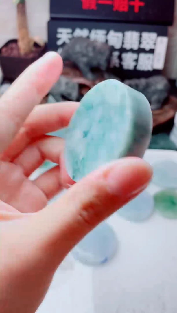 翡翠未镶嵌颈饰1534......