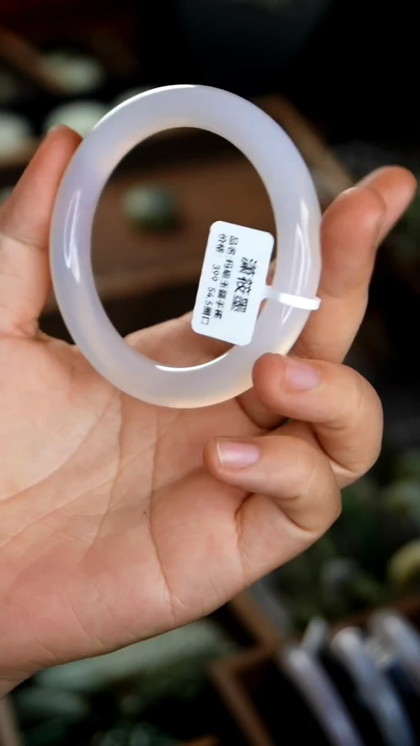 未镶嵌镯子玛瑙/玉髓3.2   55