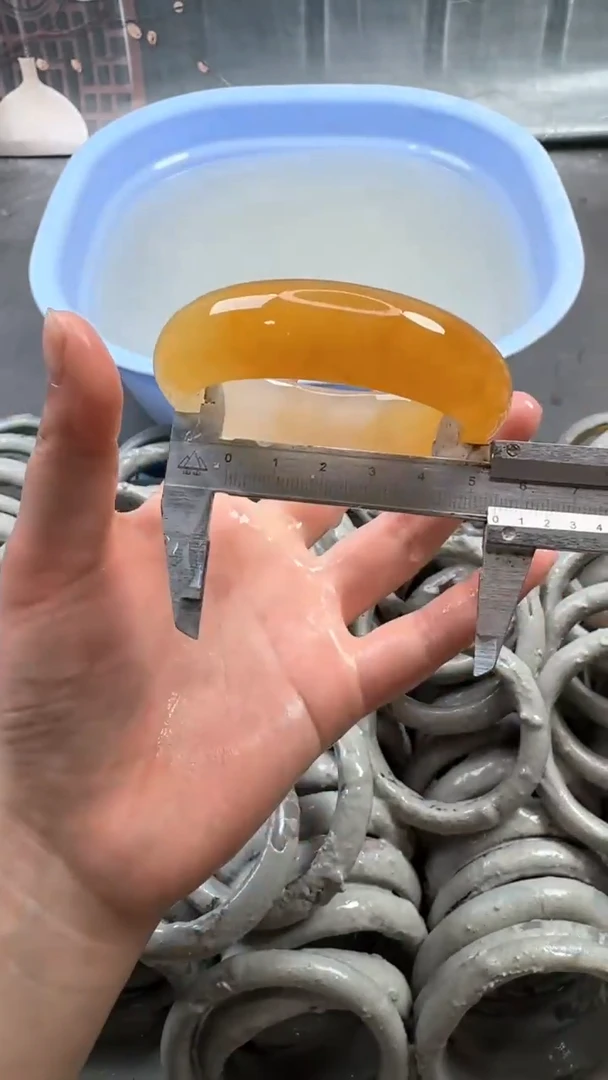 【闪购商品】石英质玉手镯未镶嵌4