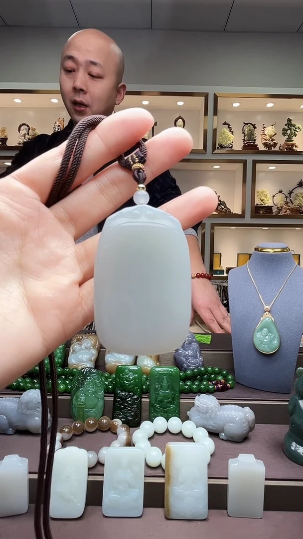 【闪购商品】和田玉颈饰未镶嵌苏