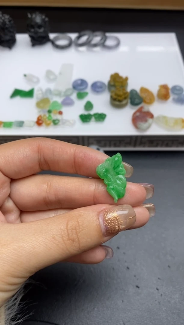 【闪购商品】定制翡翠未镶嵌翡翠毛货~