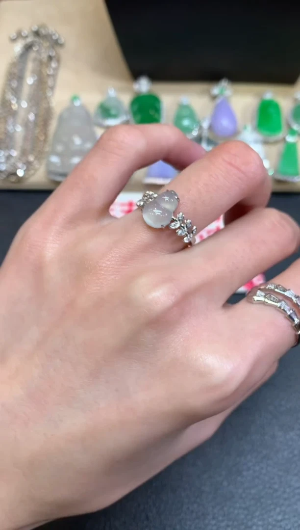 【闪购商品】翡翠戒指18K金镶嵌葫芦【无服务费】