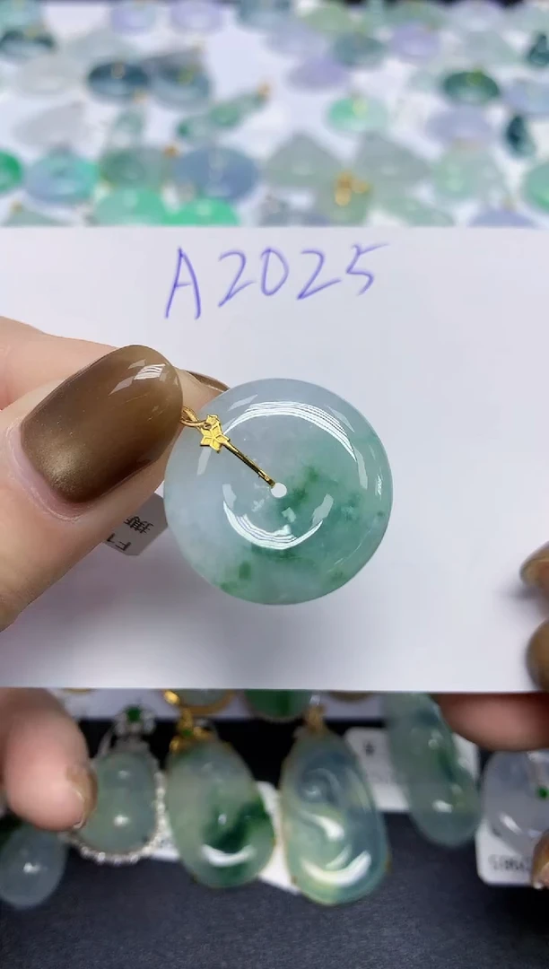 颈饰18K金镶嵌翡翠天然缅甸翡翠A货翡翠百元以上9元证书费自理