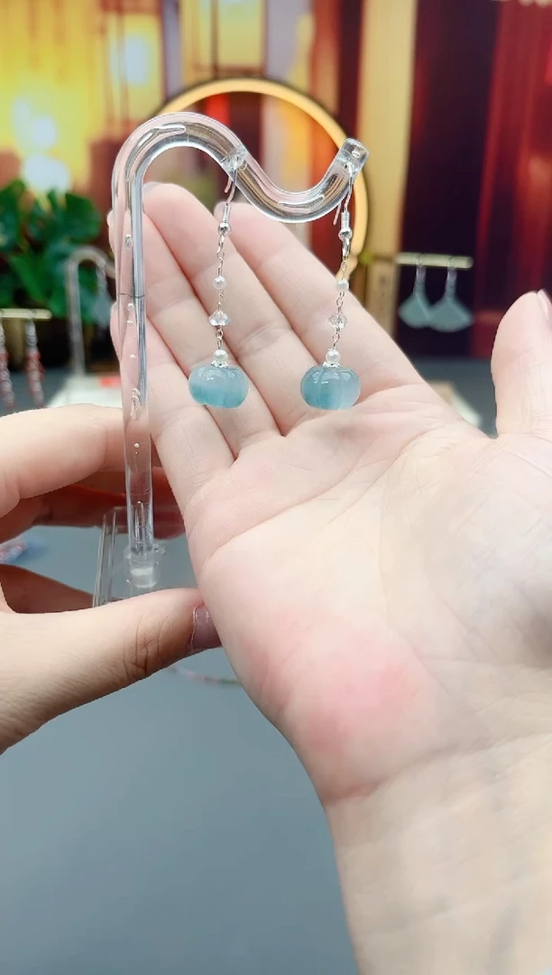 银S925镶嵌石英质玉（非洲翠）耳钉W05