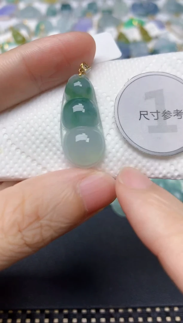 翡翠18K金镶嵌颈饰天然缅甸A货翡翠