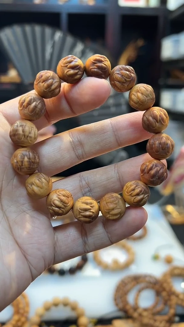 崖柏1.3饕餮黑油单圈太行无礼盒