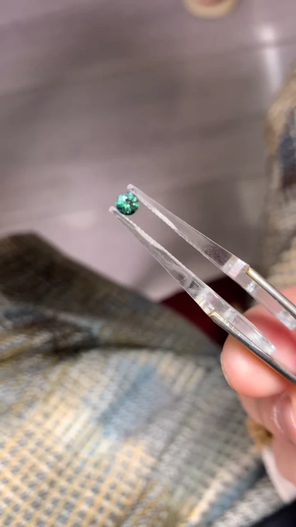 蓝宝石裸石未镶嵌28分