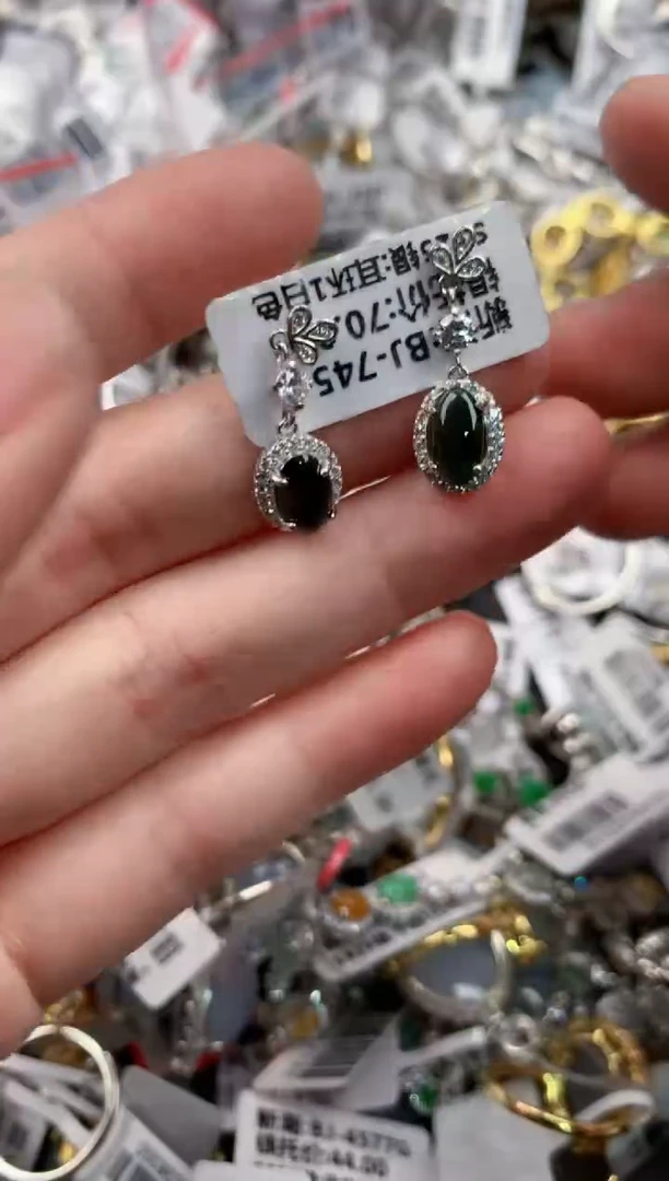 银S925镶嵌戒指翡翠666         4