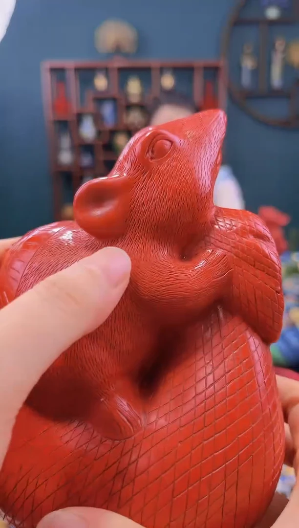 非遗技艺 雕漆金钱鼠摆件