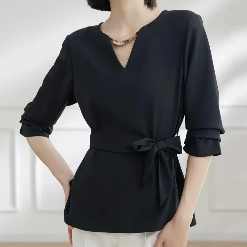欧货轻奢V领设计感衬衫2025女新款收腰显瘦黑色时尚百搭小衫