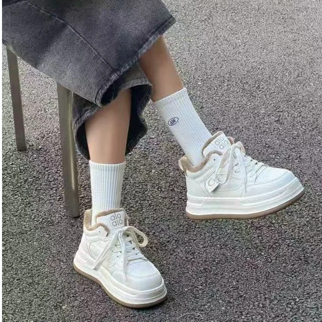 新款加绒超轻真皮厚底中帮板鞋