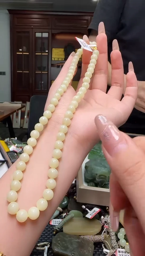 颈饰未镶嵌和田玉多样性发一