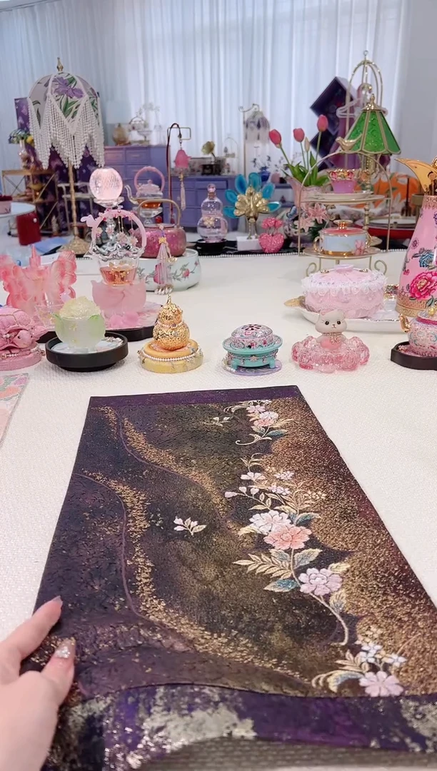 木****心非遗西阵织 如图所示