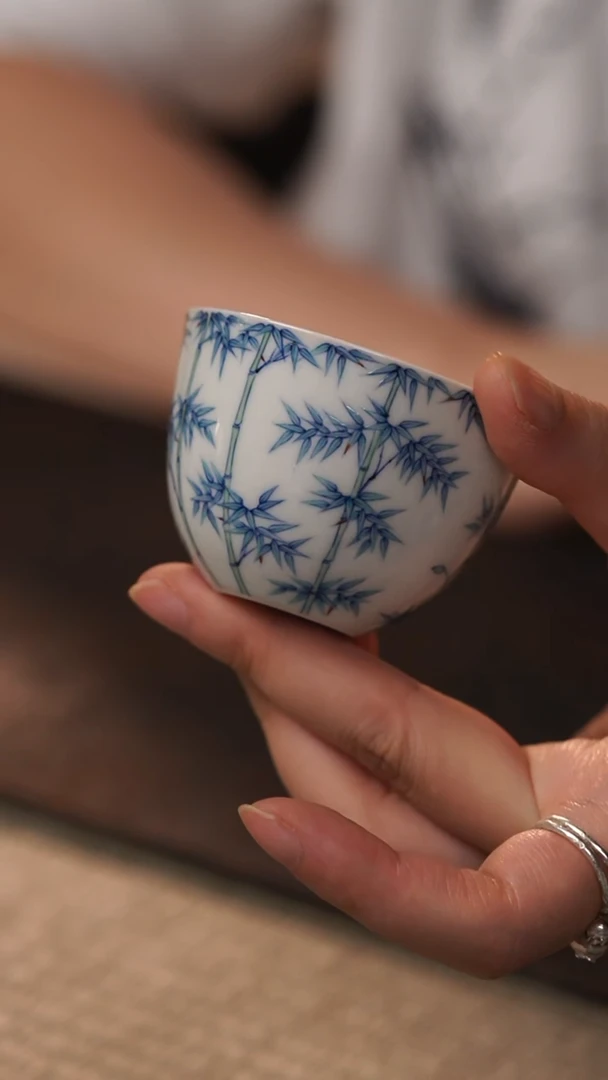 善见堂杨老师斗彩竹子