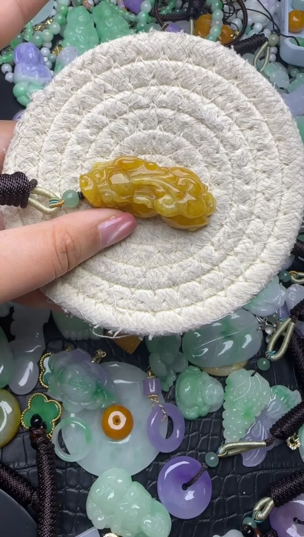 颈饰未镶嵌翡翠天然缅甸翡翠吊坠