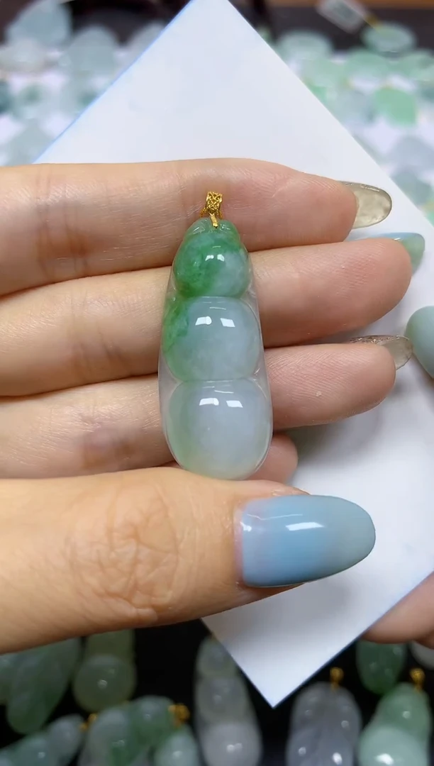 翡翠18K金镶嵌颈饰天然翡翠A货