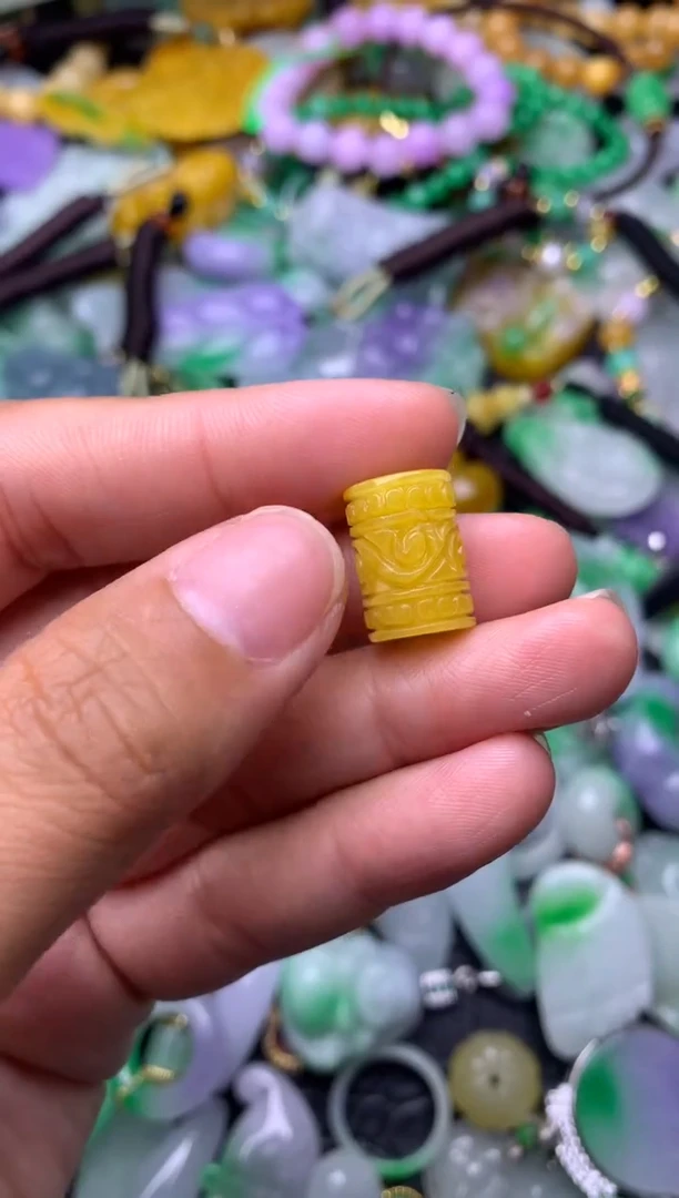 颈饰未镶嵌翡翠缅甸翡翠吊坠