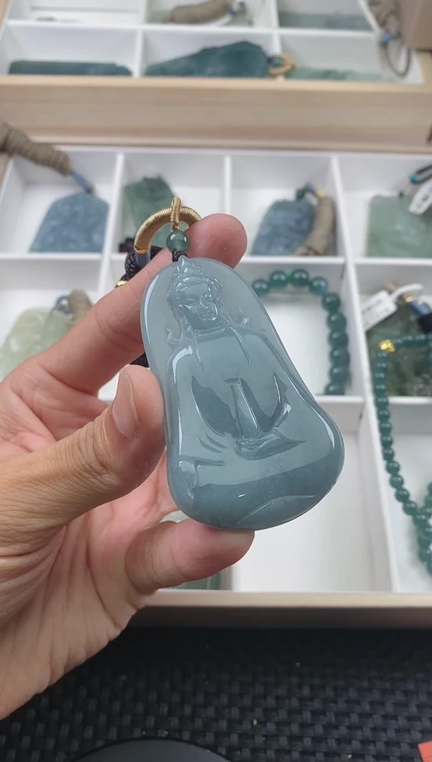 翡翠未镶嵌颈饰