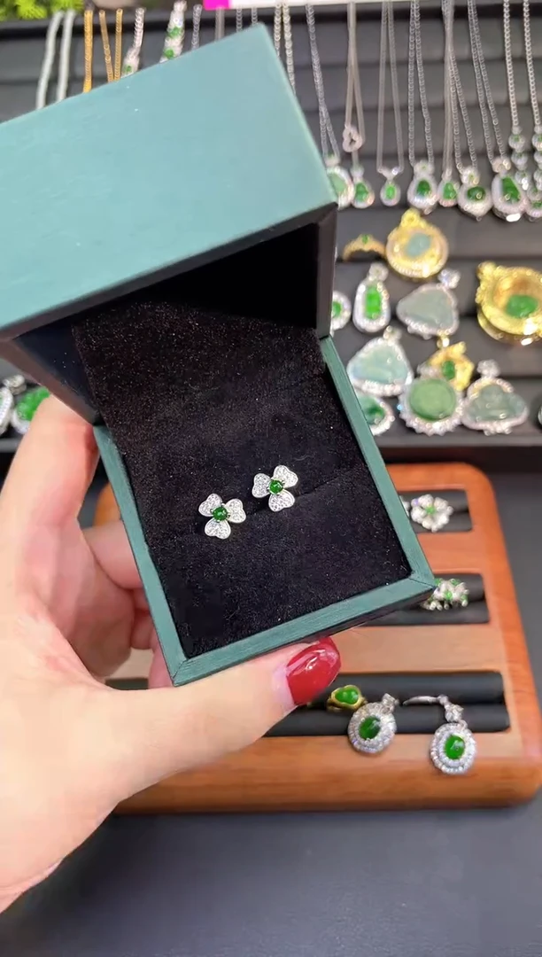 【闪购商品】翡翠耳饰未镶嵌三叶草耳饰