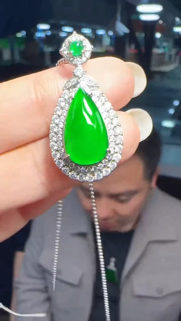 未镶嵌定制翡翠翡翠吊坠13