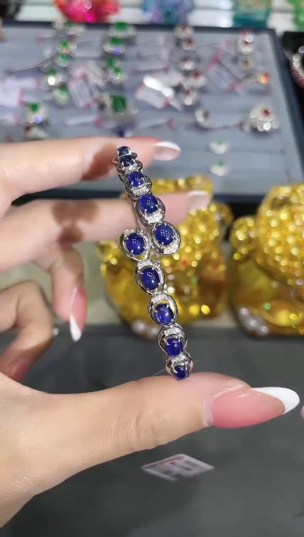 蓝宝石手镯18K金镶嵌手镯