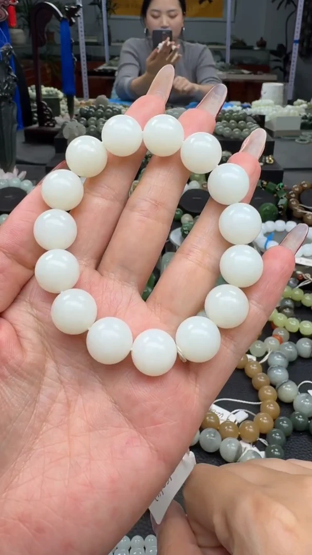 未镶嵌手链和田玉新疆且末金山白玉卡14