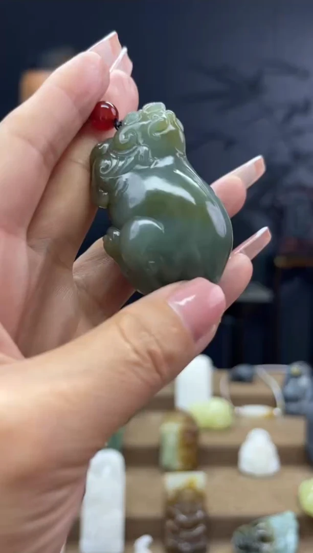 颈饰未镶嵌和田玉1