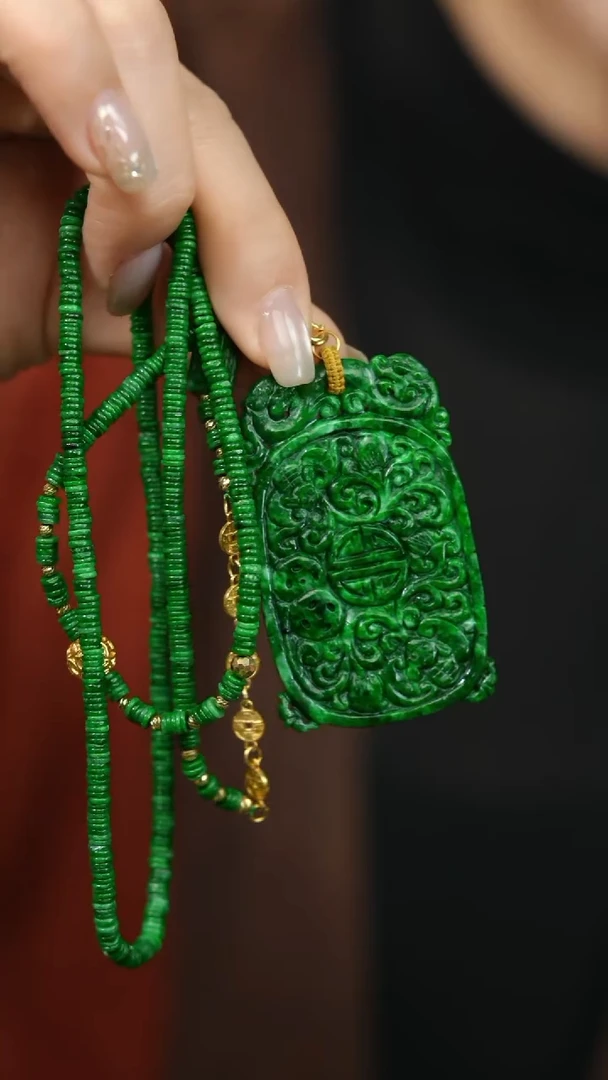 颈饰18K金镶嵌翡翠心*@HSG02092755@