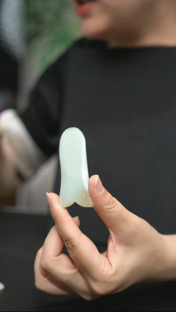 颈饰未镶嵌和田玉挂件