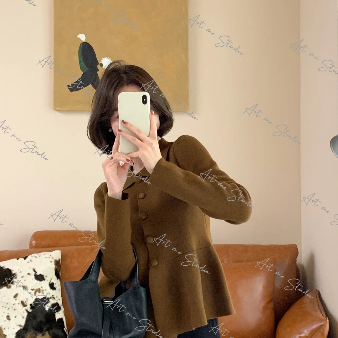 【ART ME】收腰捏褶绵羊毛荷叶摆挺括四色针织上衣w24386