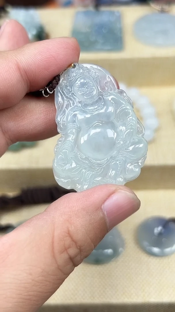 颈饰未镶嵌翡翠天然缅A翡翠吊坠