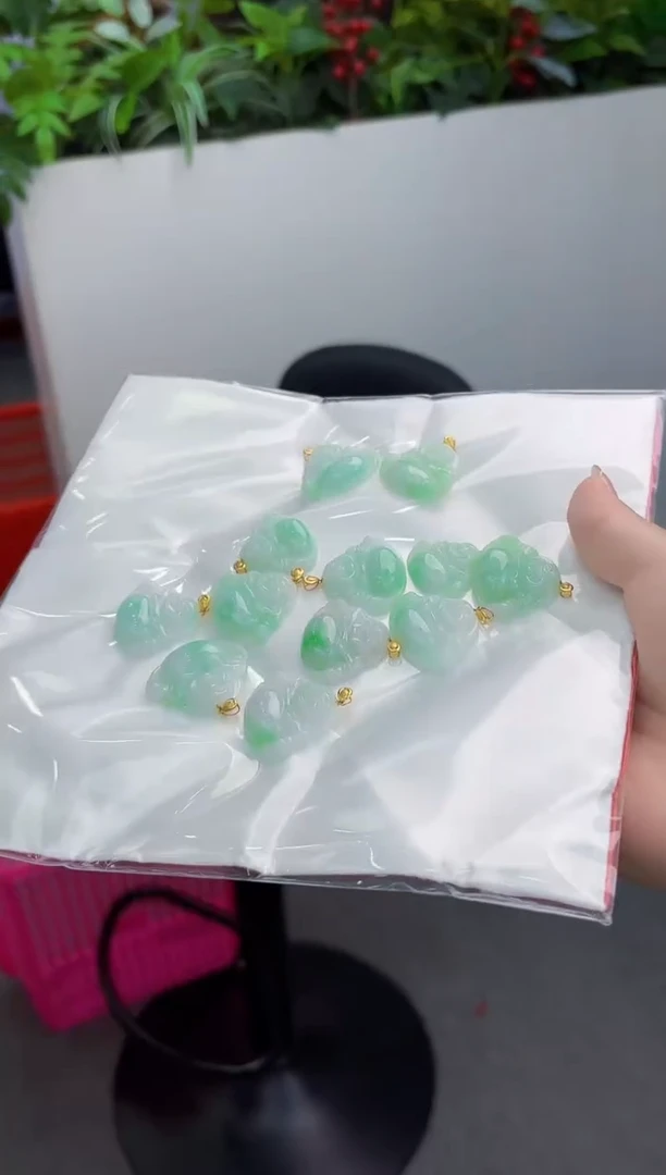 【闪购商品】翡翠颈饰18K金镶嵌多样性发其一