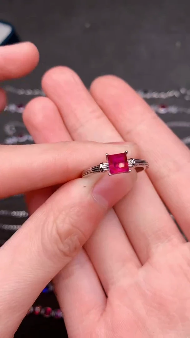 【闪购商品】红宝石戒指银S925镶嵌.....