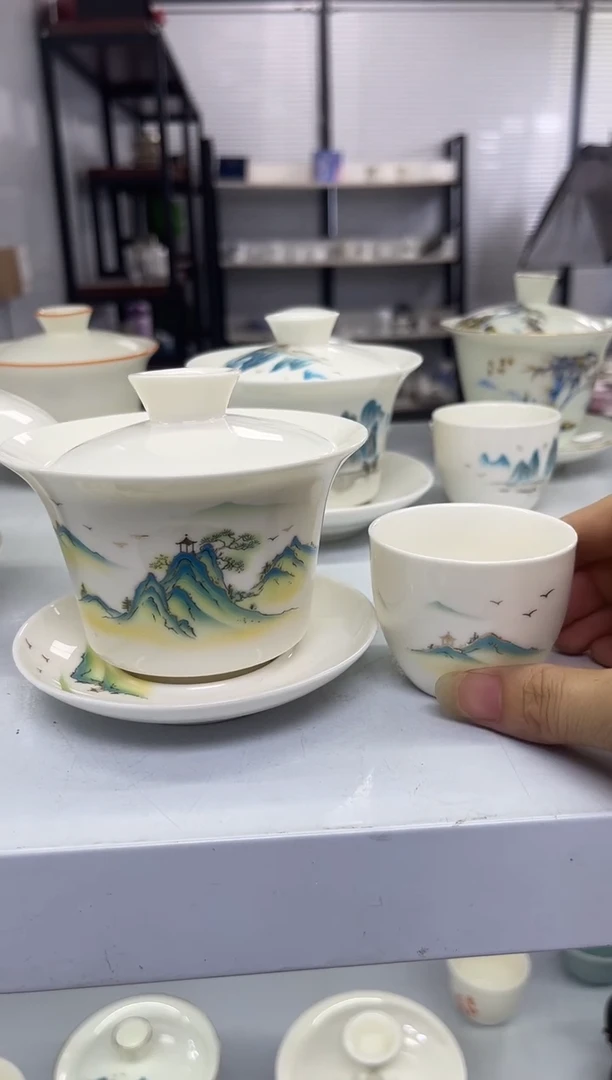 中号马蹄绿山水悬停盖碗+1杯