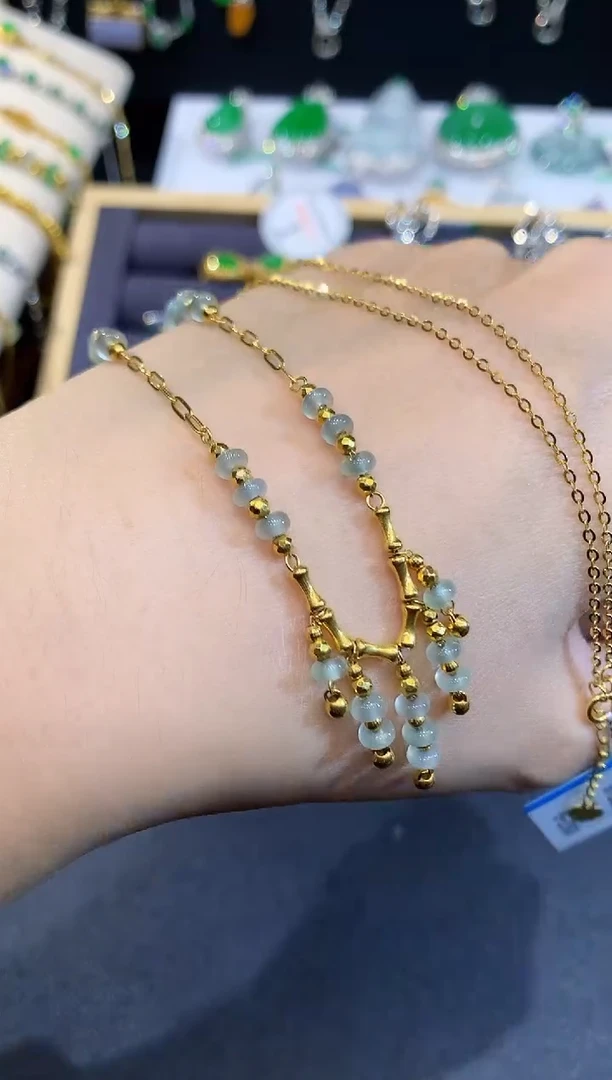 项链18K金镶嵌翡翠多样性发其一