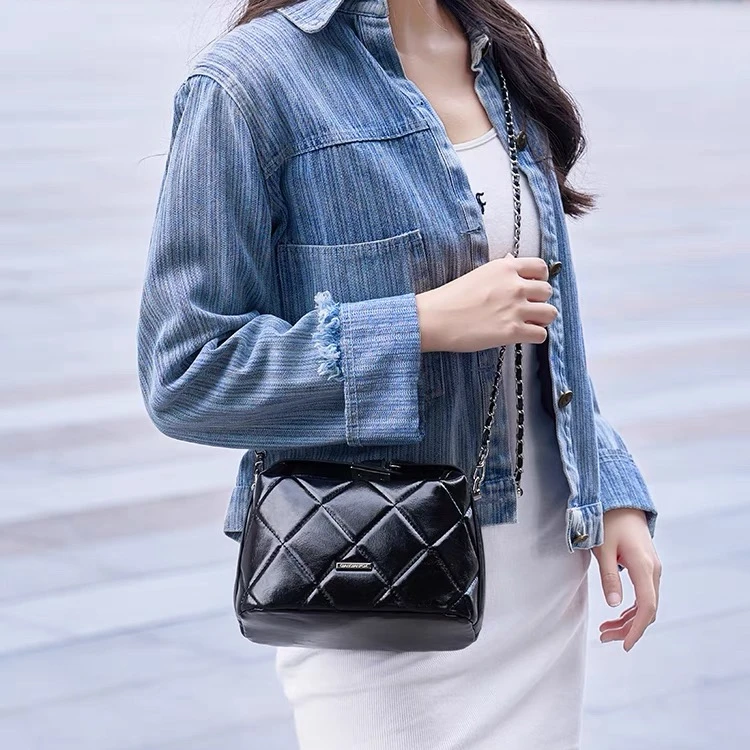 时尚小众简约百搭单肩斜挎包女士