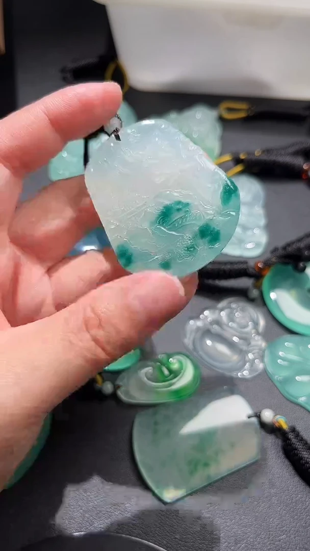 颈饰未镶嵌翡翠绑绳含赠品吊坠多样性SS