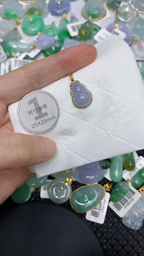 颈饰18K金镶嵌翡翠1111111111