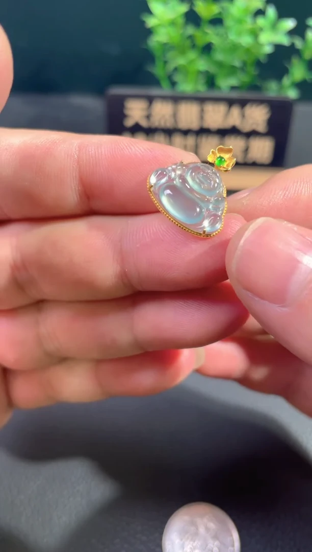 颈饰18K金镶嵌翡翠翡翠