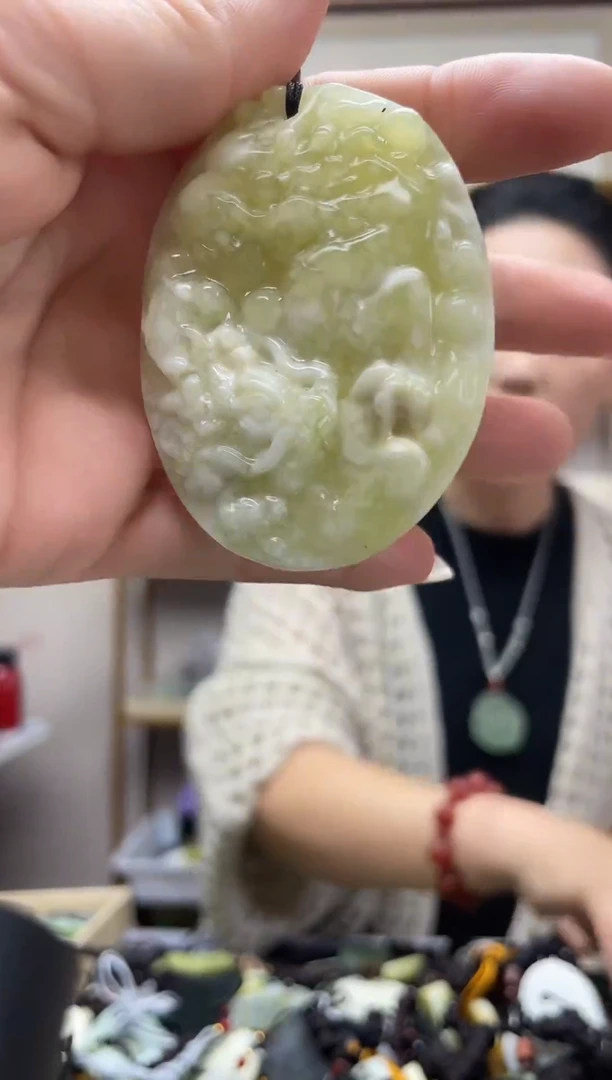 未镶嵌岫玉吊坠·