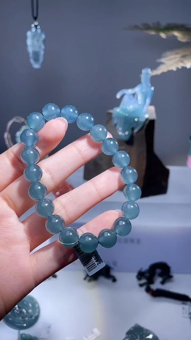 颈饰未镶嵌翡翠手串