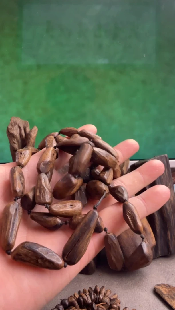 沉香手把件达拉干多样性发一