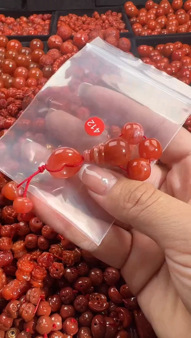 颈饰未镶嵌南红玛瑙1