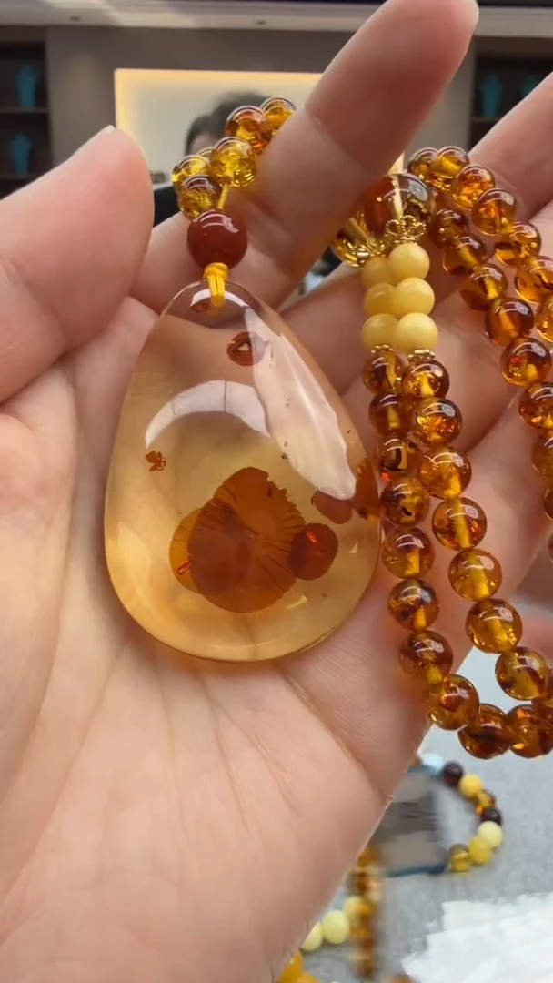 琥珀颈饰未镶嵌392秒拍号 假一罚三